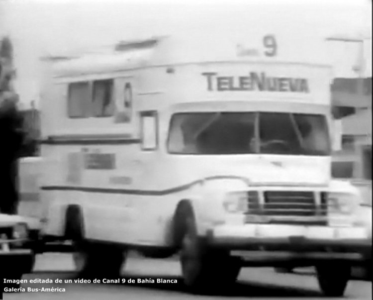 Bedford (G.M.A.) - Caseros - Tele Nueva
Colectivo convertido en camión de exteriores

Imagen editada de un video de Canal 9 de Bahía Blanca
Captura: Gamba 28x40
Palabras clave: Gamba / BB