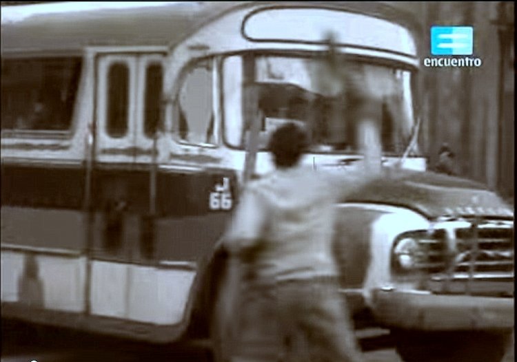 Bedford J6LZ1 - Vespasiani & Benedetti - Coniferal
Imagen editada de un documental del canal Encuentro
Captura: Gamba 28x40
Palabras clave: Gamba / Cba