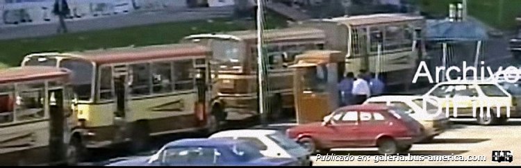 Mercedes-Benz LO 1114 - Bi-Met - Devoto
Línea 124
(Datos de derecha a izquierda)

Imagen editada de un video del Archivo DiFilm
Captura: Gamba 28x40
Palabras clave: Gamba / 124