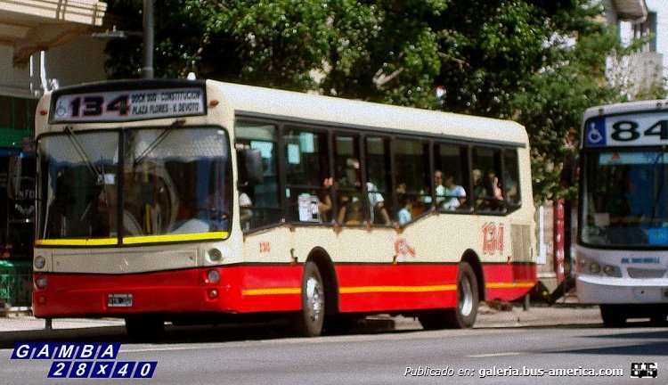 Materfer Águila - T.A.R.S.A.
HYN 302
Línea 134 - Interno 230
Se ve algo que sucede en otros coches Materfer, la corrosión está dando cuenta del enchapado de la carrocería. 

Colección: Gamba 28x40

http://galeria.bus-america.com/displayimage.php?pid=42192
Palabras clave: Gamba / 134