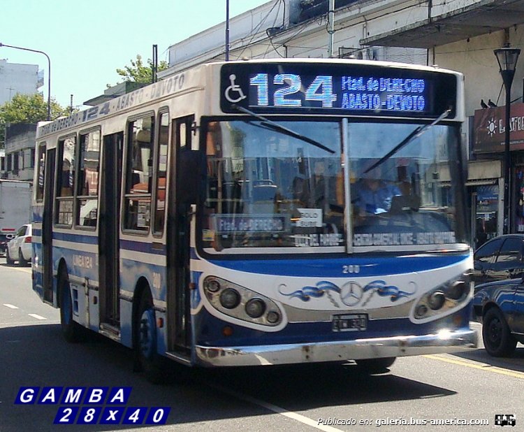 Mercedes-Benz OH 1115 - La Favorita - Línea 124
ETW 324
Línea 124 - Interno 200
"Patito feo"

Colección: Gamba 28x40

http://galeria.bus-america.com/displayimage.php?pid=30889
http://galeria.bus-america.com/displayimage.php?pid=36363
http://galeria.bus-america.com/displayimage.php?pid=37794
http://galeria.bus-america.com/displayimage.php?pid=38396
Palabras clave: Gamba / 124