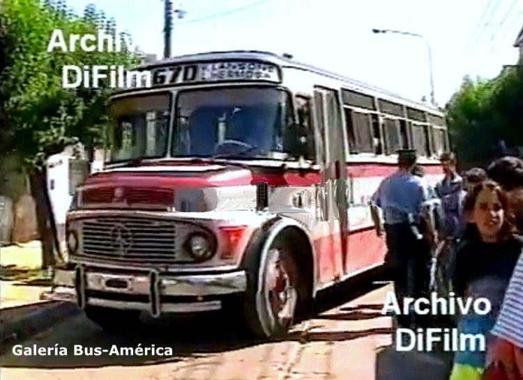 Mercedes-Benz LO 1114 - El Detalle - 5 De Diciembre
Línea 670 - Interno 12

Imagen editada de un video del "Archivo DiFilm"
Captura: Gamba 28x40
Palabras clave: Gamba / 670