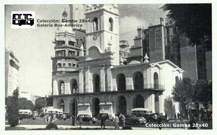 Chevrolet (G.M.C.) - Puletti - C.T.C.B.A.
Tres coches de la Corporación frente al Cabildo

Copia de una tarjeta postal
Colección: Gamba 28x40
Palabras clave: Gamba / CTCBA