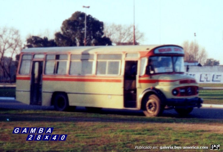 Mercedes-Benz LO 1114 - ALA (Prima) - Mercado Central
Colectivo con pasado en la empresa 9 De Julio de Mar Del Plata

Fotografía: Osvaldo Abner
Gestión: Pablo Olguín
Palabras clave: Gamba / ALA