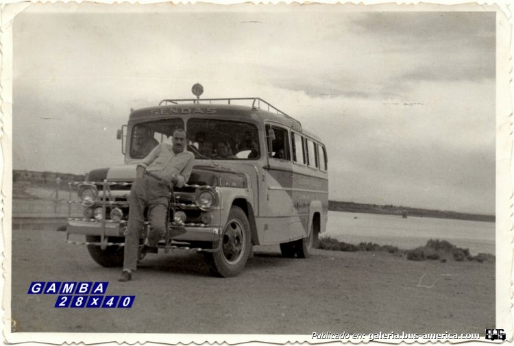 Ford (F.M.C.) - Zanatello - Sendas
Interno 2

Fotografía: Autor desconocido
Colección: Gamba 28x40
Palabras clave: Gamba / Mza