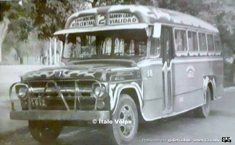 Ford F-600 (F.M.C.) - La Porteña - Línea 2
Línea 2 (Mendoza) - Interno 18

Fotografía: Ítalo Volpe
Palabras clave: Gamba / mza