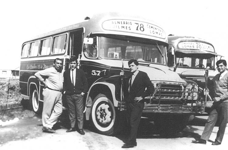 Bedford - Luna - Cia Ómnibus 25 De Mayo
Línea 78 (luego 278) - Interno 57

Foto: Julio Guerrero
Gestión: Alejandro Scartaccini
Archivo: Osvaldo Abner
Gestión: Pablo Olguín
Palabras clave: Gamba / 78