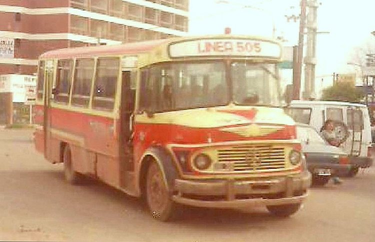 Mercedes-Benz LO 1114 - Bi-Met - Linea 505
Fotografía: Alejandro Scartaccini
Archivo: Osvaldo Abner
Gestión: Pablo Olguín
Palabras clave: Gamba / 505