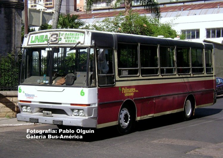Mercedes-Benz OF 1215 - BUS - Palmares
B 2552876 - TAT 718
Línea 3 - Interno 6
Otro ejemplar del transporte de la ciudad entrerriana 
de Concordia

Fotografía: Pablo Olguín

http://galeria.bus-america.com/displayimage.php?pos=-29109
Palabras clave: Gamba / Concordia