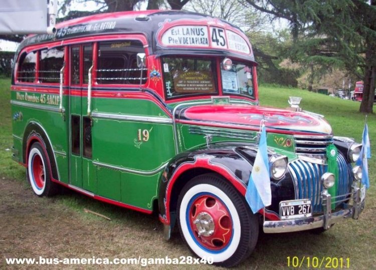 Chevrolet 1942 - La Unión Industrial
Unidad restaurada por Micro Ómnibus 45 S.A.C.I.F.
VVB 267 - C 512161

http://galeria.bus-america.com/displayimage.php?pos=-20669
http://galeria.bus-america.com/displayimage.php?pos=-20670
http://galeria.bus-america.com/displayimage.php?pos=-20789
Palabras clave: Gamba / Chtre