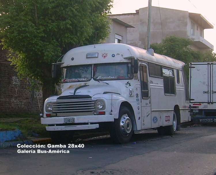 Bedford J6LZ1 - Serra - Motorhome
C 267317 - WAC 843

Colección: Gamba 28x40

http://galeria.bus-america.com/displayimage.php?pos=-28522
Palabras clave: Gamba / MH