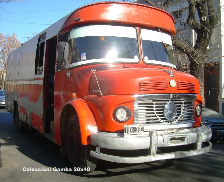 Mercedes-Benz LO 1114 - Crovara - Particular
C 1356150 - TUX 381
Ex General Pueyrredón - Ex línea 110 - Ex interno 22
En esta ocasión podemos ver la historia de un coche, por medio de fotos, con
el paso de los años
Aquí su primer destino: http://galeria.bus-america.com/displayimage.php?pos=-12013 ,
prestando servicio en la línea 110, más tarde, trabajando en transporte escolar: http://galeria.bus-america.com/displayimage.php?pos=-12017 , y hoy como furgón.

Palabras clave: Gamba / 110