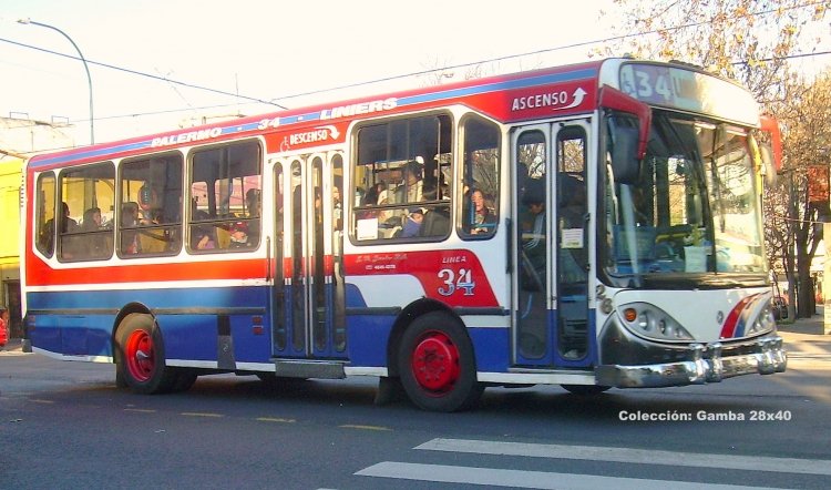 Mercedes-Benz OH 1115 L - Corwin - Juan B Justo
EFS 564
Línea 34 - Interno 26
Metrobus
Coche, originalmente interno 38 desde 0 Km, no creo que adecuado para
transportar gran cantidad de pasajeros, lo que demanda hoy día el erroneamente
llamado "Metrobus" de la Av Juan B Justo.

Colección: Gamba 28x40
Palabras clave: Gamba / 34