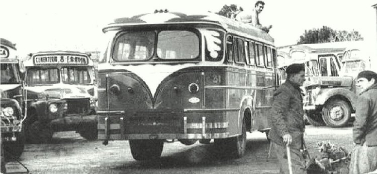 Mercedes-Benz L 312 - La Porteña - Empresa Nueve De Julio
http://galeria.bus-america.com/displayimage.php?pos=-24691
http://galeria.bus-america.com/displayimage.php?pos=-24694

Linea 8 (luego 508) - Interno 31
Para todos los platenses, regalo de fin de año

Foto: Empresa Nueve De Julio
Colección Gustavo Del Manzo
Archivo: Osvaldo Abner
Gestión: Pablo Olguín
Palabras clave: Gamba / 8