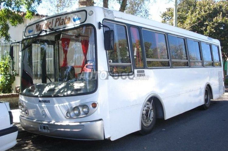 Bicho raro
C.1553395 - TDE517
Publicado en Autofoco
El aviso dice Midibus Mercedes-Benz OH
Posee motor M B 1114
Palabras clave: Gamba / raro