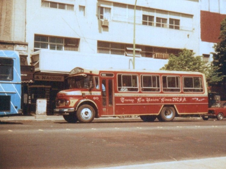 Mercedes-Benz LO 1114 - Simpla - T. La Unión
Línea 202 - Interno 60

Fotografía: Alejandro Scartaccini
Archivo: Osvaldo Abner
Gestión: Pablo Olguín
Palabras clave: Gamba / 202
