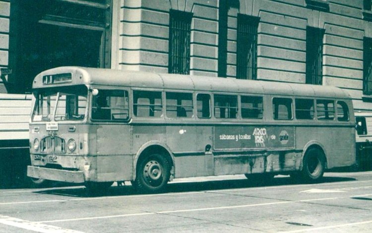 Leyland Royal Tiger - M.C.W. - Transportes Centenera
Línea 26 - Interno 52

Foto: Autor desconocido
Archivo: Osvaldo Abner
Gestión: Pablo Olguín
Palabras clave: Gamba / 26