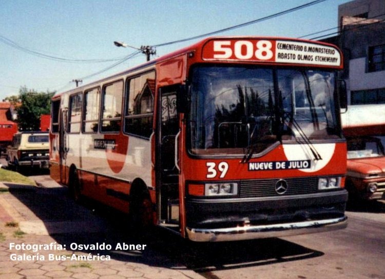 Mercedes-Benz OHL 1316 - Splendid - Nueve De Julio
Línea 508 - Interno 39
Flamante unidad, para La Plata

Fotografía: Osvaldo Abner
Gestión: Pablo Olguín

http://galeria.bus-america.com/displayimage.php?pid=32114
Palabras clave: Gamba / 508