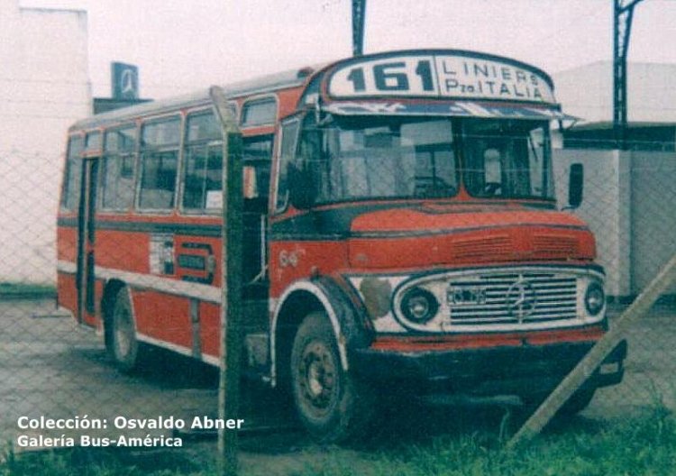 Mercedes-Benz LO 1114 - ALA (Prima) - General José de San Martín
B 2193151 - WCS 795
Línea 161 - Interno 64

Archivo: Osvaldo Abner
Gestión: Pablo Olguín
Palabras clave: Gamba / 161
