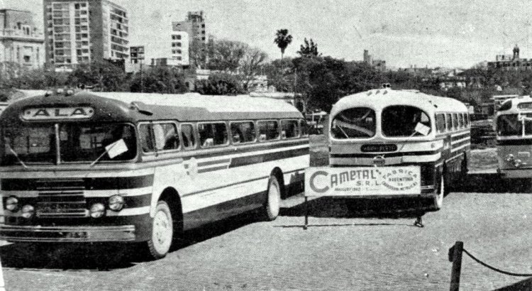 Cametal - ALA & Micro Mar
Se puede apreciar en la imagen, los dos modelos de frente, utilizados por 
Cametal, a fines de la década del 50
[Datos de izquierda a derecha]

Foto: ¿Cametal?
Publicada en revista: Industria Carrocera Argentina
Archivo: Osvaldo Abner
Gestión: Pablo Olguín
Palabras clave: Gamba / Cametal