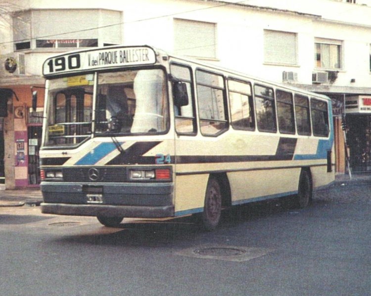 Mercedes-Benz OH 1314 - CND - La Cabaña
Línea 190 - Interno 24

Fotografía: Osvaldo Abner
Gestión: Pablo Olguín
Palabras clave: Gamba / 190