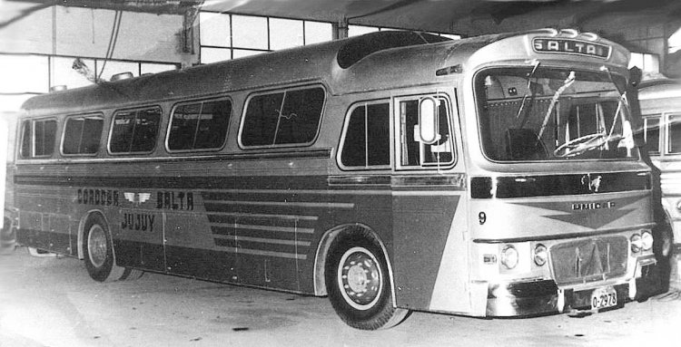 Unicar - Expreso Córdoba-Tucumán
O-2978
Interno 9

Foto: Revista Industria Carrocera Argentina
Archivo: Osvaldo Abner
Gestión: Pablo Olguín
Palabras clave: Gamba / unicar