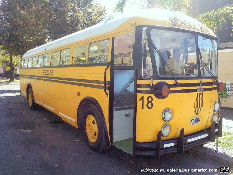 Crown LB (en Argentina) - Particular
C 1830295 - VUR 312

Publicado en venta en Mercado Libre
