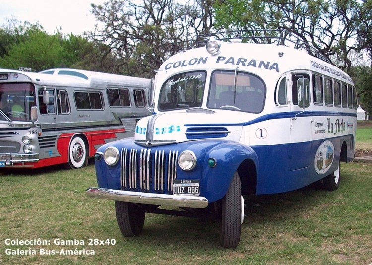 Ford - Decaroli Hnos - La Flecha
E 052799 - UUZ 886
Línea Colón-Paraná - Interno 1

Colección: Gamba 28x40

http://galeria.bus-america.com/displayimage.php?pid=25243
http://galeria.bus-america.com/displayimage.php?pos=-25361
http://galeria.bus-america.com/displayimage.php?pid=41774
Palabras clave: Gamba / Flecha