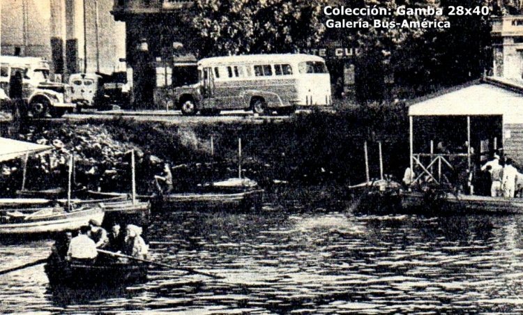 Dodge (Fevre y Basset) - El Detalle - 25 de Mayo
Vista de la ribera del Riachuelo, circulan por allí un par de colectivos.
¿Alguien identifica el lugar?
[Datos de derecha a izquierda]

Fotografía: Autor desconocido
Colección: Gamba 28x40
Palabras clave: Gamba / Dodge