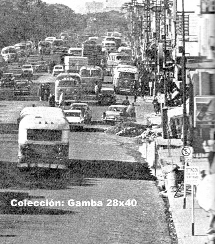 Scania-Vabis - La Flor - Transporte Automotor Luján S.A.
Avenida Rivadavia, Liniers

Foto: Autor desconocido
Colección: Gamba 28x40
Palabras clave: Gamba / Liniers