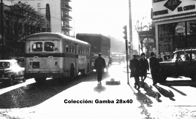 Leyland Olympic - M.C.W. (en Argentina) - Transportes Saavedra
Línea 30 - Interno 153

Foto: Mateo E Giordano
Colección: Gamba 28x40
Palabras clave: Gamba / 30