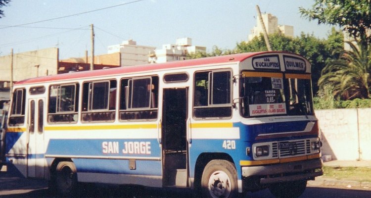 Mercedes-Benz OC 1214 - C.E.A.P. 13 - San Jorge
B 1726285
Interno 420

Fotografía: Gonzalo Castro
Archivo: Osvaldo Abner
Gestión: Pablo Olguín
Palabras clave: Gamba / S Jorge