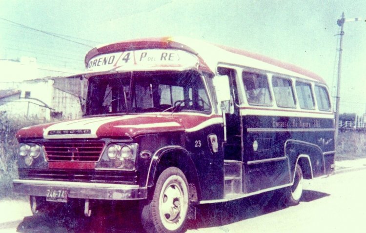 Desoto - El Detalle - La Aurora
746-745
Línea 4 - Interno 23

Foto: Autor desconocido
Archivo: Osvaldo Abner
Gestión: Pablo Olguín
Palabras clave: Gamba / 4