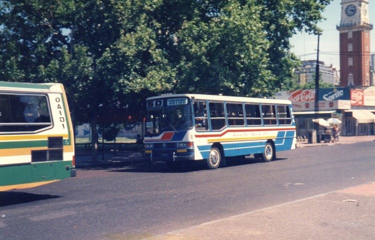 Mercedes-Benz OF 1214 - El Diseño - T.A. Varela
Línea 50

Foto: Osvaldo Abner 
Gestión: Pablo Olguín
Palabras clave: Gamba / 50