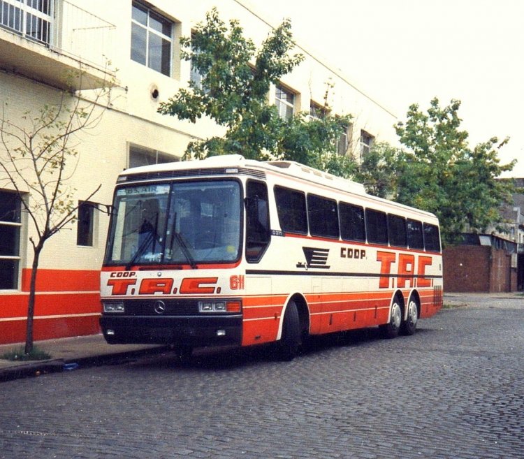 Mercedes-Benz O-371 - Mercedes-Benz - Cooperativa T.A.C.
Interno 611

Fotografía: Osvaldo Abner
Gestión: Pablo Olguín
Palabras clave: Gamba / TAC