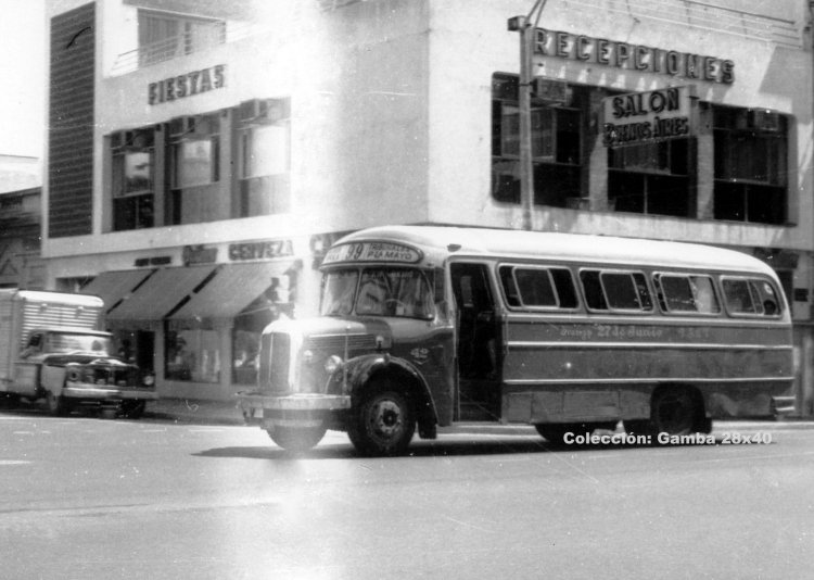 Mercedes-Benz LO 911 - El Detalle - T. 27 de Junio
Línea 99 - Interno 42

Foto: Mateo E Giordano
Colección: Gamba 28x40
Palabras clave: Gamba / 99
