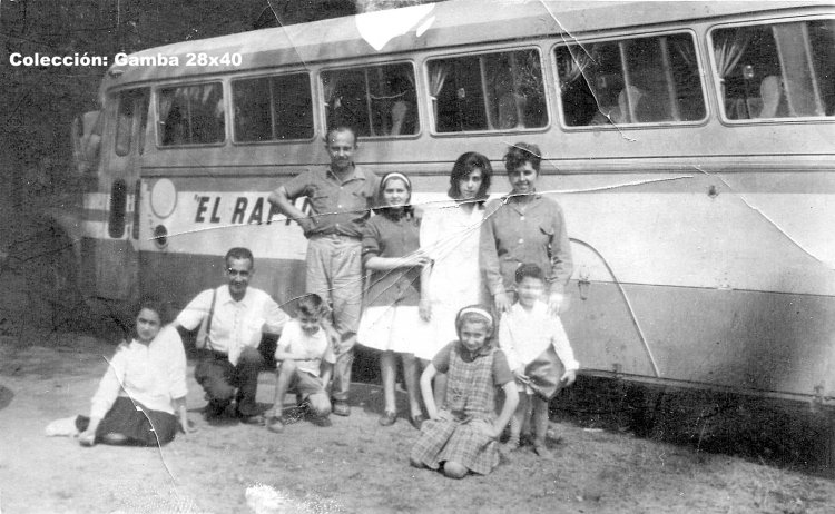 El Rápido
Fotografía de un coche, de un largo no muy común, de esta empresa de 
origen tandilense, hoy poderosa a nivel provincial

Foto: Autor desconocido
Colección: Gamba 28x40
Palabras clave: Gamba / Urpi
