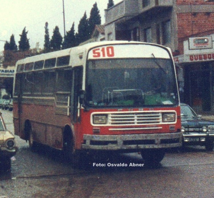 Ford B-7000 (frotalizado) - Costa Brava - E.T. Del Sur
Línea 510

Foto: Osvaldo Abner
Palabras clave: Gamba / 510