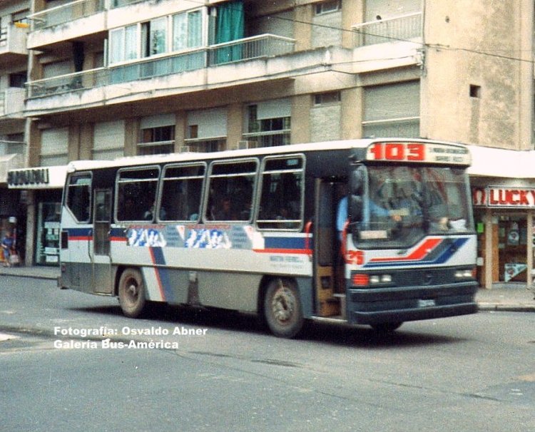 Mercedes-Benz OH 1314 - Suyai - Martín Fierro
Línea 103 - Interno 36

Fotografía: Osvaldo Abner
Gestión: Pablo Olguín
Palabras clave: Gamba / 103