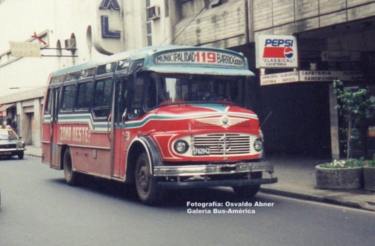 Mercedes-Benz LO 1114 - Costa Brava - Zona Oeste
B 1762942
Línea 119 - Interno 3

Fotografía: Osvaldo Abner
Gestión: Pablo Olguín
Palabras clave: Gamba / 119