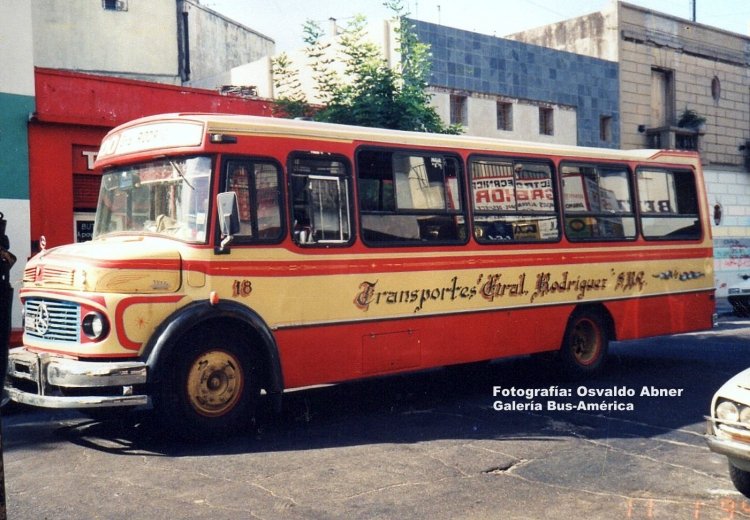 Mercedes-Benz LO 1114 - Supercar - Transportes General Rodríguez
S 535842
Línea 500 - Interno 18

Fotografía: Osvaldo Abner
Gestión: Pablo Olguín

http://galeria.bus-america.com/displayimage.php?pos=-28184
Palabras clave: Gamba / 500