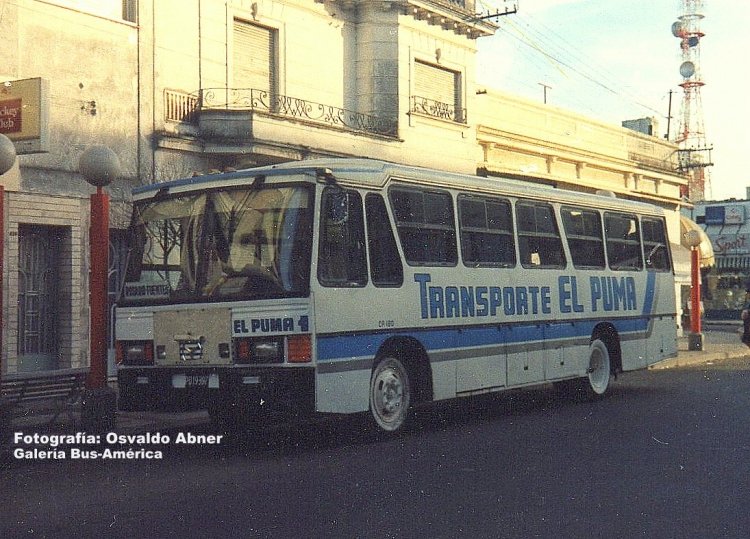 Mercedes-Benz LO 1114 (frontalizado) - José Troyano - T. El Puma
P 019397
Interno 1

Fotografía: Osvaldo Abner
Gestión: Pablo Olguín

http://galeria.bus-america.com/displayimage.php?pos=-27044
Palabras clave: Gamba / Rosario