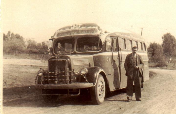 Lin.216 Int.50
Esta foto la conseguí hace muchos años (+ de 10), me la dió un hombre que creo ya falleció, del cual no recuerdo el nombre. Linea 216, luego renumerada 166 y recortado el servicio en Morón.
Palabras clave: 216 50