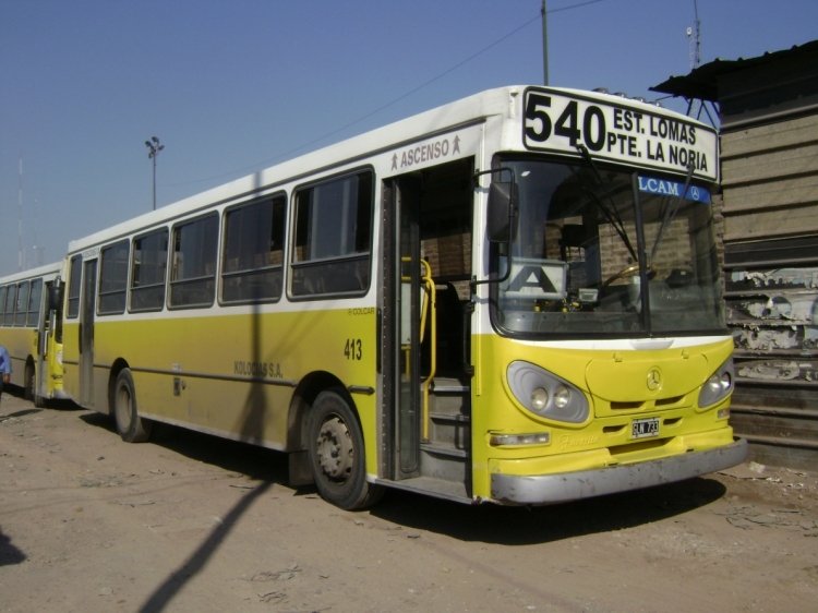 Mercedes-Benz OF 1418 - La Favorita - Kolocias S.A. (Autobuses Santa Fé)
GLN 733
Línea 540 - Interno 413
Unidad aportada por Autobuses Santa Fé para la por entonces empresa satélite Kolocias S.A., en Mayo de 2012. Hoy ya no llevan esa inscripción en los laterales y la disposición de colores a cambiado un poco, ganando en espacio el blanco. Puente La Noria, sábado 5 de mayo de 2012.
