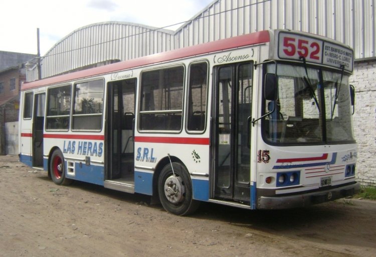 Mercedes-Benz OH 1115 L - La Favorita - Las Heras S.R.L.
EHZ 866
Línea 552 - Interno 15
Sorpresiva llegada, en su momento, de este OH 1115 a una de las 
Lineas Comunales de Lomas de Zamora. 
Llegó de segunda mano de la Línea 68, donde fuera el interno 18. 
La foto fue tomada en el playón que la empresa poseía el 3 de Abril de 2010.
