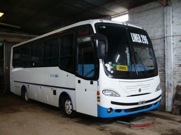 Pauny - Galicia - Empresa Lobos Monte
HIH 112
Línea 296 - Interno 1
Tal vez el único Pauny en servicio en Buenos Aires en linea regular, esta unidad entró de 0 km a la empresa en 2008. Trabajó en la muy efímera linea 444 operada por E.L.M., y hoy sigue sus funciones en la Linea 296
