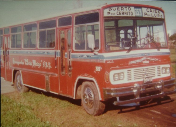 Mercedes-Benz OC 1214 - Supercar - 25 De Mayo
B 1655770
Linea 553 - Interno 33
Supercar frontalito, de la famosa flota de los coches 33 en Tpte 25 de Mayo, siempre bien ciudados y adornados. Foto cedida por el dueño.
Palabras clave: 25 de Mayo Supercar