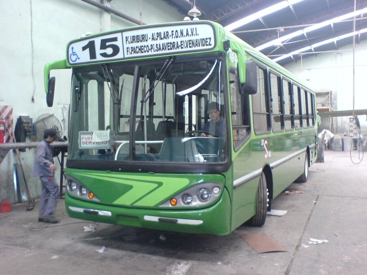 Mercedes-Benz OH 1315 L - Bi-Met Corbus - Sur Nor
Línea 15
Hoy invadida por TATSA, ya ni me acordaba que la 15 tuvo Bi-Met... 
Pudo haber sido los internos 9-10-12-45 o 98, todos modelo 2006. 

Foto gentileza Centro Carrocero Corwin
