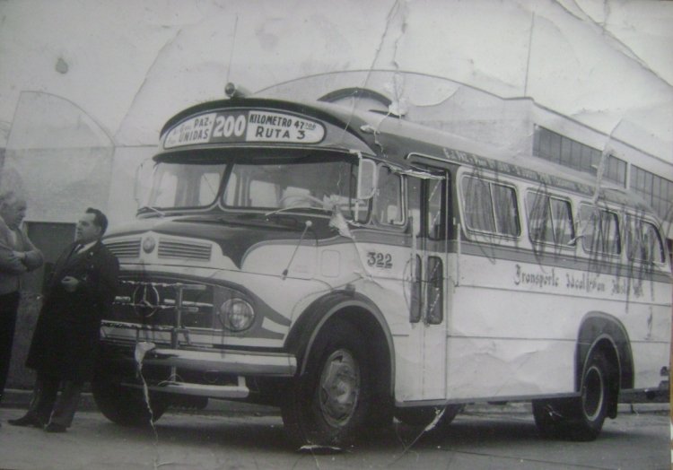Mercedes-Benz LO 1112 - Braje Hnos. - Transporte Ideal San Justo
Línea 200 - Interno 322
Braje Hermanos, circa 1965. Para comparar con el anteriormente subido. 

Foto gentileza NISA.

http://galeria.bus-america.com/displayimage.php?pid=36779

