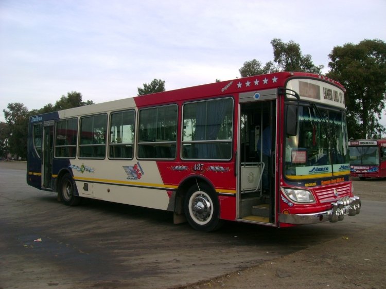 Mercedes-Benz OH 1618 - Italbus - Empresa Linea 216 
Línea 504 - Interno 487
Hermoso Italbus en la línea 504
